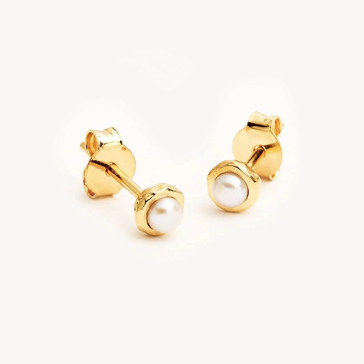 Like The Sky Pearl Stud